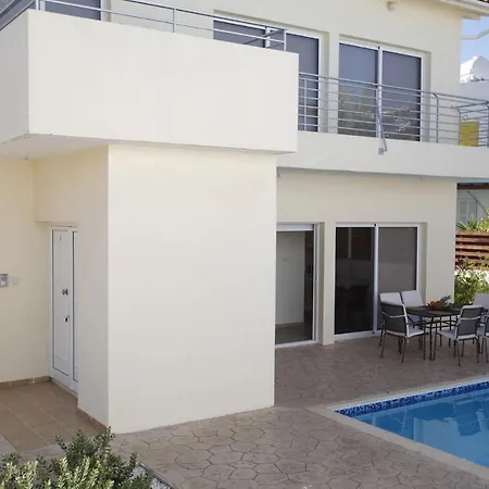 At Last You Can Rent The Perfect Luxury Near Fig Tree Bay, 1475